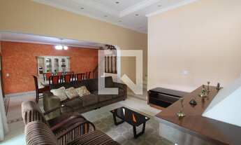 Imagem: Casa à Venda - Jardim Santa Helena, 3 Quartos