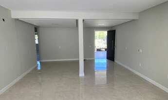 Imagem 7: Casa Alto Padrão com piscina a Venda - Itapema SC