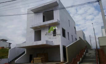 Imagem 4: Casa na fase de Acabamento em Condomínio