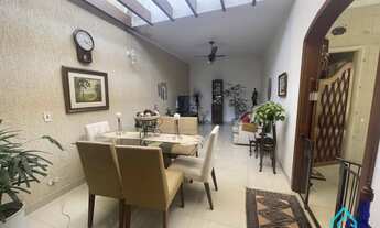 Imagem: Casa com 2 quartos, 250m², à venda em