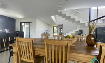 Imagem 6: Sofisticada Residência de 4 Quartos (2 Suítes) com Vista Deslumbrante da Serra da Mantique