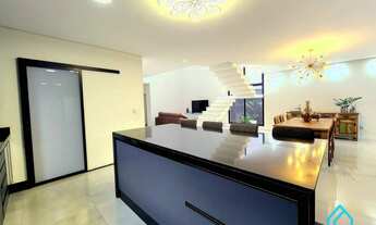 Imagem 7: Sofisticada Residência de 4 Quartos (2 Suítes) com Vista Deslumbrante da Serra da Mantique