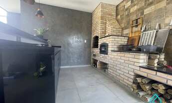 Imagem 3: Sofisticada Residência de 4 Quartos (2 Suítes) com Vista Deslumbrante da Serra da Mantique