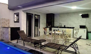 Imagem: Casa contemporâneo recém construída em