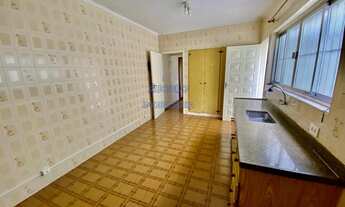 Imagem 6: Sobrado com 3 dormitórios, 1 closet e 2 suítes, quintal com churrasqueira, 2 vagas e no me