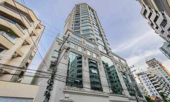 Imagem 2: Apartamento mobiliado com 4 suítes e 3 vagas de garagem em Itapema