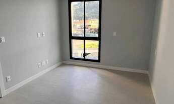 Imagem 4: Sobrado Triplex com 4 suítes e 2 vagas de garagem em Camboriú