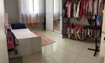 Imagem 2: Casa com 2 dormitórios e 2 vagas de garagem em Camboriú