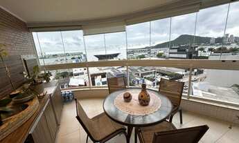 Imagem 2: Apartamento mobiliado com 4 suítes e 3 vagas de garagem no bairro Fazenda em Itajaí