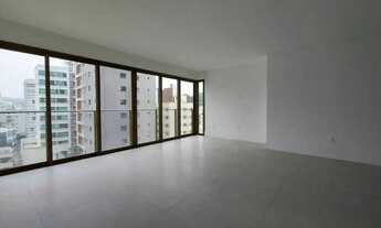 Imagem 5: Apartamento novo de 4 suítes e 3 vagas de garagem no Centro de Balneário Camboriú