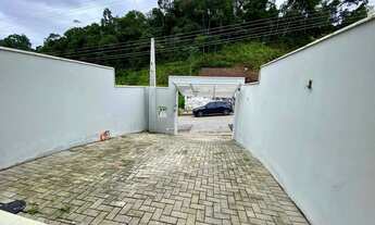 Imagem 5: Casa com 3 dormitórios sendo 1 suíte e 2 vagas de garagem em Brusque