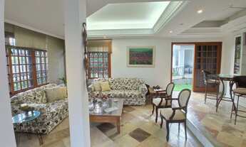 Imagem: Casa com 4 Dormitórios à Venda, Área