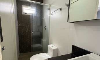 Imagem 2: Casa mobiliada no Condomínio Caledônia com 4 suítes e 4 vagas de garagem em Camboriú