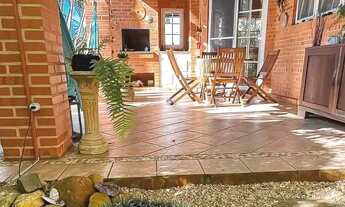 Imagem 3: Casa alto padrão pé na areia com 3 suítes e 2 vagas de garagem no centro de Balneário Piça