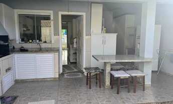 Imagem 6: Sobrado mobiliado com 3 dormitórios sendo 1 suíte e 2 vagas de garagem em Balneário Piçarr