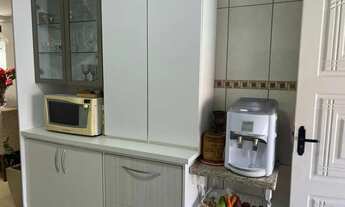 Imagem 3: Sobrado mobiliado com 3 dormitórios sendo 1 suíte e 2 vagas de garagem em Balneário Piçarr