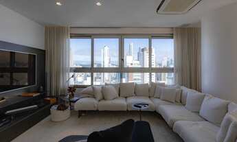 Imagem 6: Apartamento mobiliado com 4 suítes e 5 vagas de garagem na Avenida Atlântica em Balneário