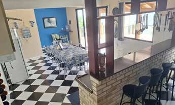 Imagem 3: Casa mobiliada com 4 dormitórios sendo 2 suítes e 3 vagas de garagem em Florianópolis