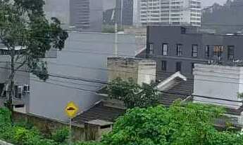 Imagem: Casa com 5 suítes e 5 vagas na garagem