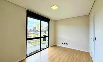 Imagem 4: Sobrado com 3 dormitórios sendo 1 suíte e 2 vagas de garagem em São José dos Pinhais- PR