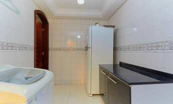 Imagem 4: Residência com 4 Dormitórios sendo 1 Suíte, 4 Vagas de Garagem e Galpão Comercial