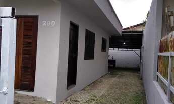 Imagem 2: Casa com 2 dormitórios e 3 vagas de garagem no Centro de Porto Belo