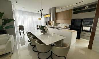 Imagem 6: Casa mobiliada no Condomínio Caledônia com 2 suítes, 2 demi-suites e 4 vagas em Camboriú/S