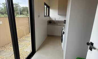 Imagem 2: Casa mobiliada no Condomínio Caledônia com 2 suítes, 2 demi-suites e 4 vagas em Camboriú/S