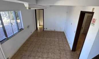 Imagem: Terreno de 340m² com casa de 2 dormitórios