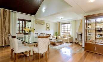 Imagem 3: Casa mobiliada em condomínio fechado com 3 dormitórios sendo 1 suíte e 4 vagas em Curitiba