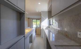 Imagem 1: Apartamento com 2 dormitórios sendo 1 suíte e 1 vaga de garagem - Praia Brava - Itajaí