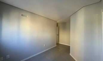 Imagem 2: Apartamento com 3 dormitórios sendo 1 suíte e 2 vagas em Balneário Perequê/SC