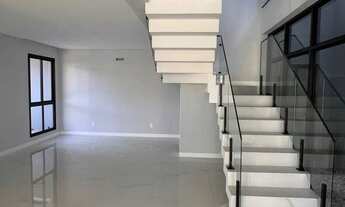 Imagem 4: Sobrado alto padrão com 4 suítes e 2 vagas de garagem em Camboriú/SC