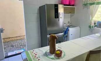 Imagem 5: Sobrado amplo com 2 dormitórios e 2 vagas de garagem, com espaço lateral no Centro de Cam