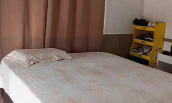 Imagem 1: Sobrado amplo com 2 dormitórios e 2 vagas de garagem, com espaço lateral no Centro de Cam