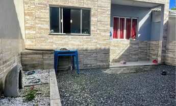 Imagem 6: Sobrado amplo com 2 dormitórios e 2 vagas de garagem, com espaço lateral no Centro de Cam