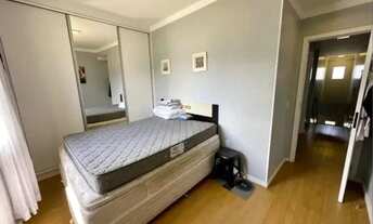 Imagem 2: Sobrado alto padrão com 3 dormitórios e 3 vagas de garagem, com amplo jardim - Camboriú/SC