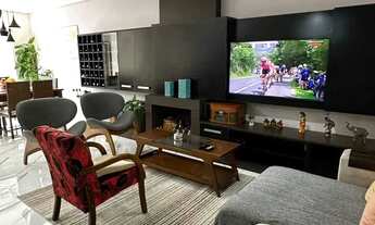 Imagem 3: Casa com 3 suítes e 4 vagas de garagem em Balneário Camboriú/SC