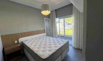 Imagem 3: Casa alto padrão em condomínio com 4 suítes sendo 2 demi e 1 master em Camboriú