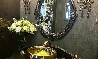 Imagem 4: Casa Neoclássica mobiliada com 4 suítes e 4 vagas de garagem em condomínio fechado no bair