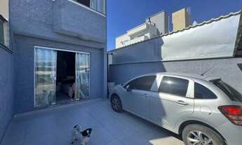 Imagem 2: Sobrado com 2 dormitórios sendo 1 suíte e 1 demi, 2 vagas - Rio Pequeno em Camboriú