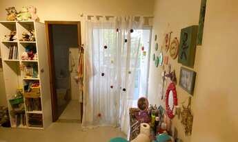 Imagem 2: Sobrado com 2 suítes e 2 vagas com paisagismo natural e quintal no Centro de Camboriú