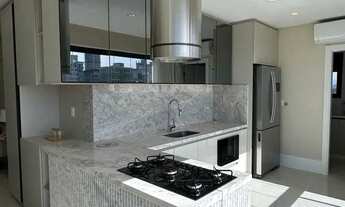 Imagem 3: Apartamento finamente mobiliado com 4 suítes e 3 vagas de garagem em Meia Praia - Itapema