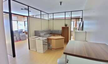 Imagem 2: Sala/Conjunto Comercial à Venda, 60,79m2, Dividida Em 3 salas, Com Vaga de Garagem - Centr