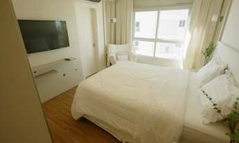 Imagem 3: Apartamento mobiliado com 4 suítes e 3 vagas de garagem na Praia Brava em Itajaí/SC