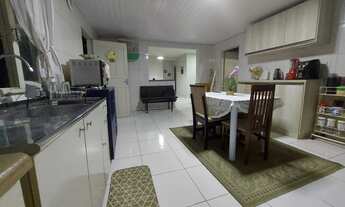 Imagem 3: Casa com 2 dormitórios e amplo terreno de 765 m² no Bairro São Marcos em Joinville/SC