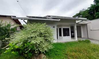 Imagem 3: Casa com edícula independente, 5 dormitórios e garagem em terreno único em Pirabeiraba Joi