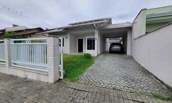 Imagem 5: Casa com edícula independente, 5 dormitórios e garagem em terreno único em Pirabeiraba Joi