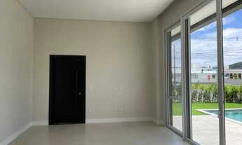 Imagem 3: Casa nova com 4 suítes e 4 vagas privativas de garagem em condomínio fechado em Camboriú/S