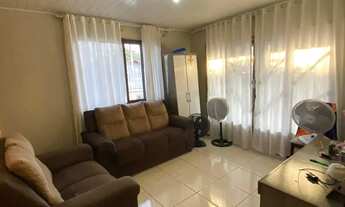 Imagem 2: Casa com 4 dormitórios sendo 1 suíte e 4 vagas de garagem em Jarivatuba